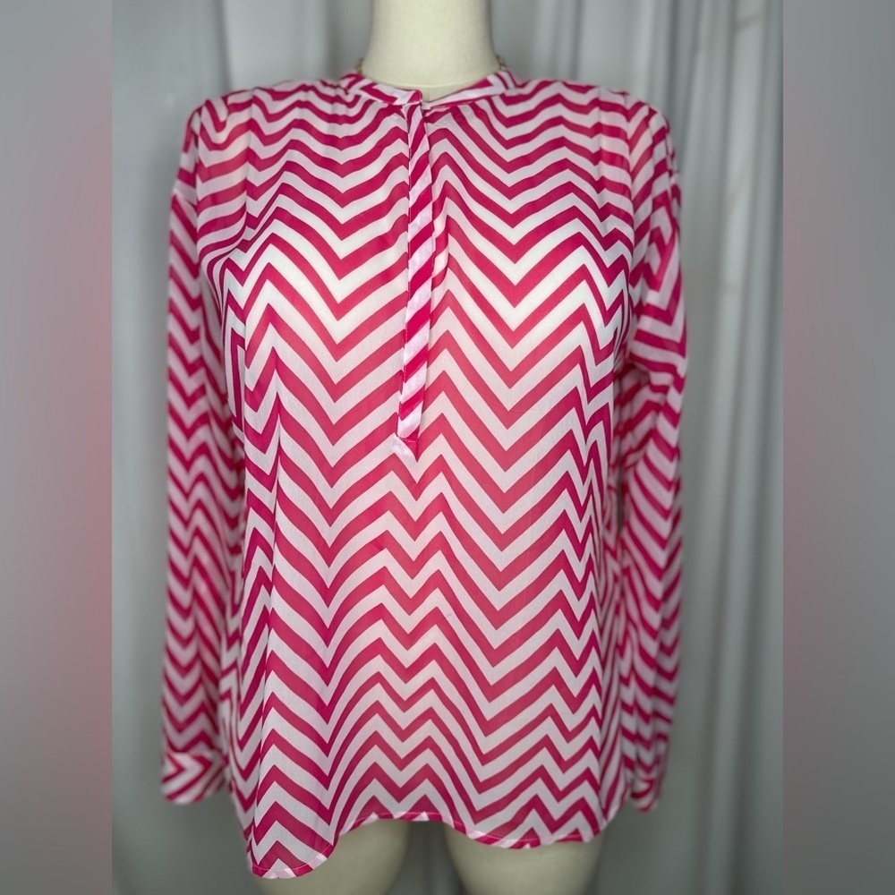 a.n.a Pink and White Chevron Pattern Top (922)